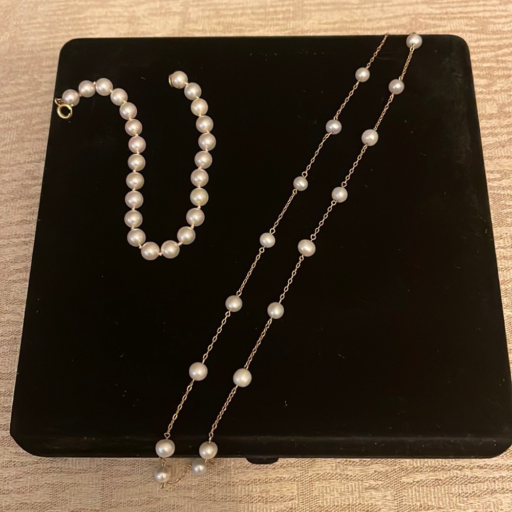 Beautiful 14k gold and pearl suite